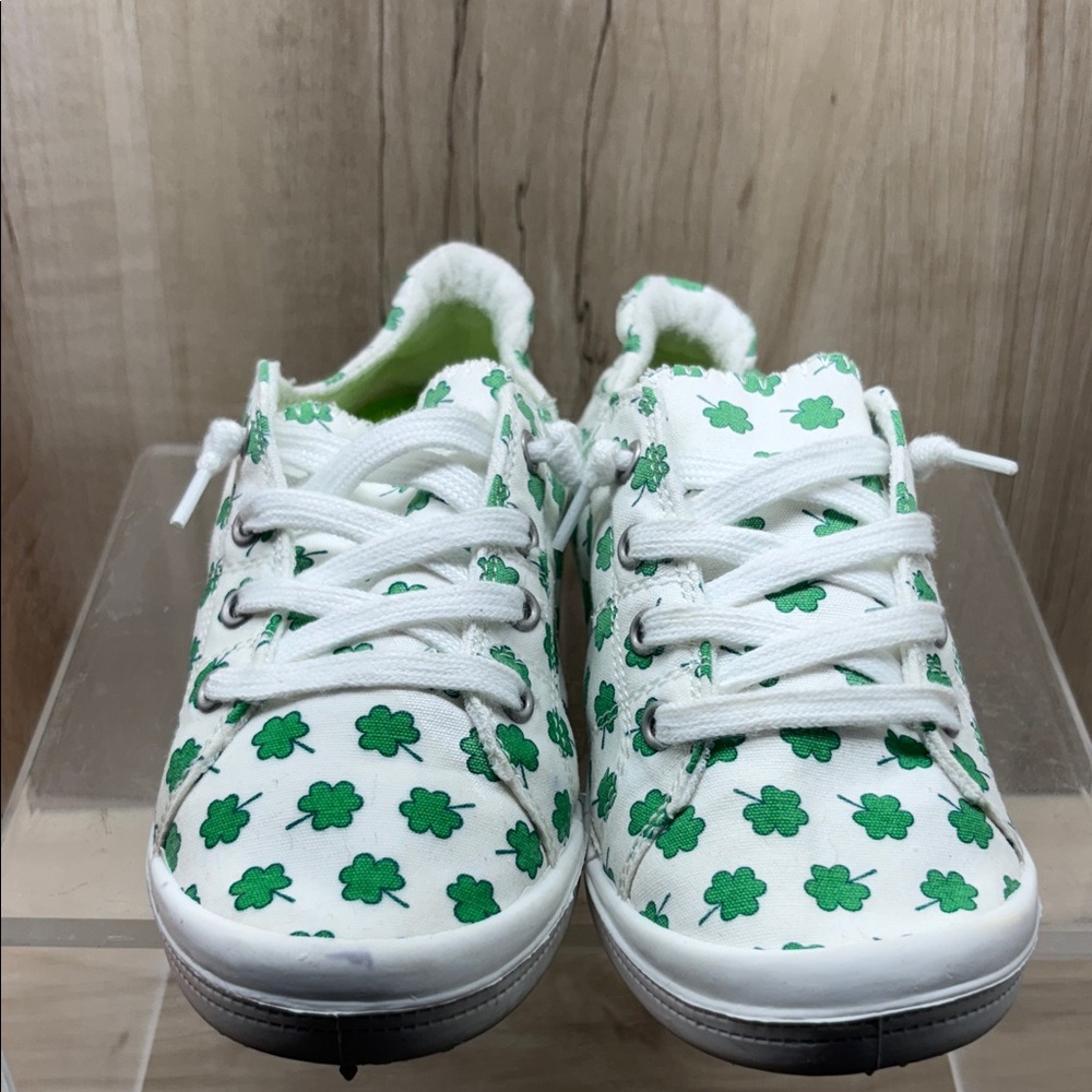 Isaac Mizrahi Kids White and Green Sneakers